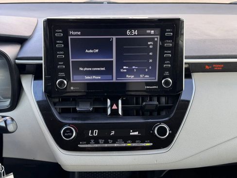 Used 2021 Toyota Corolla LE FWD image 23