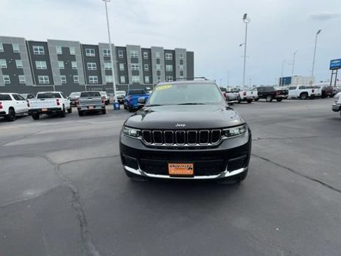Used 2024 Jeep Grand Cherokee L Limited w/ Luxury Tech Group II AWD/4WD image 3