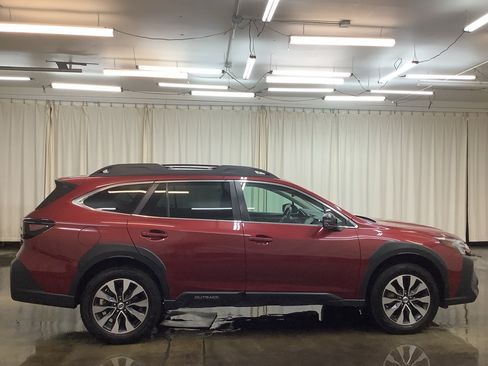 Used 2023 Subaru Outback Limited AWD/4WD image 4