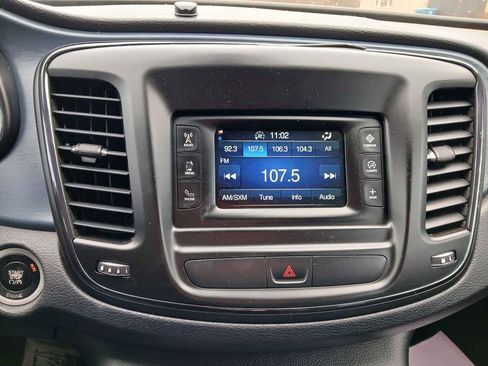 Used 2015 Chrysler 200 S image 10