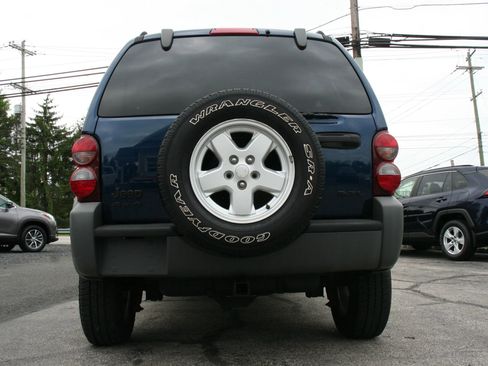 Used 2005 Jeep Liberty Sport AWD/4WD image 5