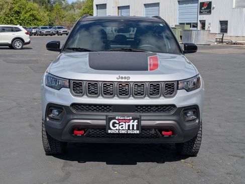 Used 2024 Jeep Compass Trailhawk AWD/4WD image 11