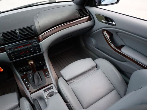 Used 2005 BMW 330Ci Convertible image 23