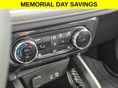 Used 2025 Chevrolet TrailBlazer ACTIV w/ Convenience Package FWD image 17