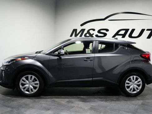 Used 2021 Toyota C-HR LE image 3