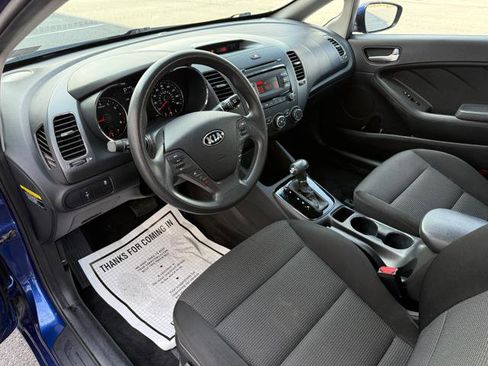 Used 2017 Kia Forte LX image 9