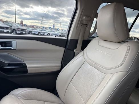 Used 2023 Ford Explorer Platinum w/ Technology Package image 25