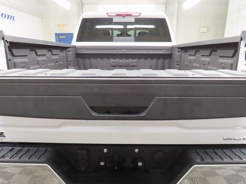 Used 2024 GMC Sierra 2500 SLT w/ SLT Premium Package image 41