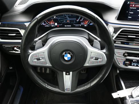 Used 2022 BMW 750i xDrive w/ Luxury Rear Seating Package AWD/4WD image 15