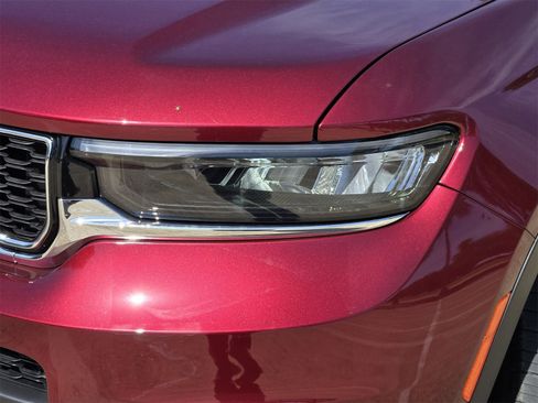 New 2025 Jeep Grand Cherokee L Limited w/ Luxury Tech Group II image 8