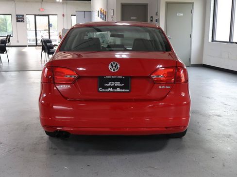 Used 2013 Volkswagen Jetta SE FWD image 9