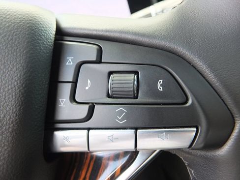 Used 2024 Cadillac Escalade Premium Luxury AWD/4WD image 37