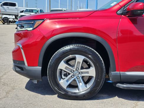 Used 2025 Honda Pilot EX-L image 9