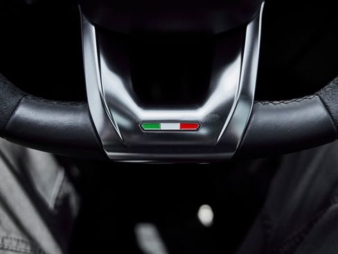 Used 2022 Lamborghini Urus AWD/4WD image 62