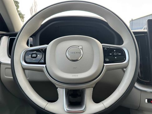 New 2026 Volvo XC60 B5 Ultra w/ Climate Package PRO image 24