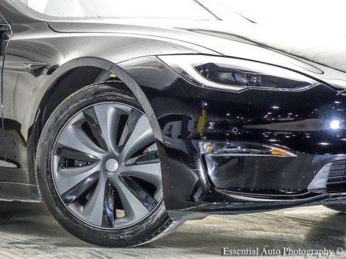Used 2022 Tesla Model S Plaid image 3