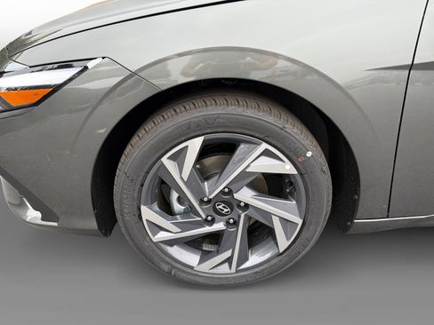 New 2025 Hyundai Elantra Sport image 9