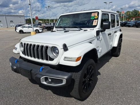 Used 2024 Jeep Wrangler Unlimited Sahara w/ Safety Group AWD/4WD image 2