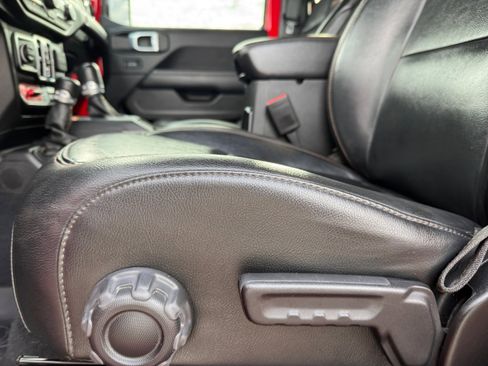 Used 2022 Jeep Wrangler Unlimited Rubicon w/ Trailer Tow Package image 15