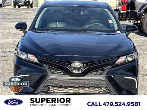 Used 2024 Toyota Camry SE FWD image 11