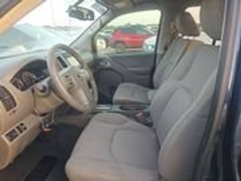 Used 2019 Nissan Frontier SV w/ Value Truck Package RWD image 6