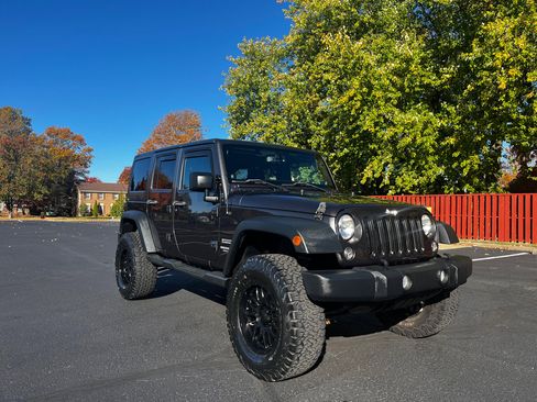 Used 2014 Jeep Wrangler Unlimited Sport w/ Quick Order Package 24S image 2