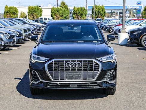 Used 2023 Audi Q3 2.0T Premium image 3