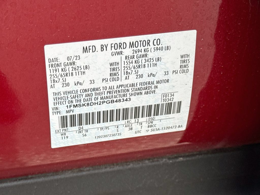 Used 2023 Ford Explorer XLT w/ Equipment Group 202A AWD/4WD image 33
