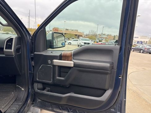 Used 2020 Ford F150 Lariat image 17