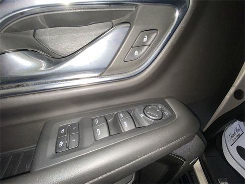 Used 2023 Chevrolet Suburban LT image 13