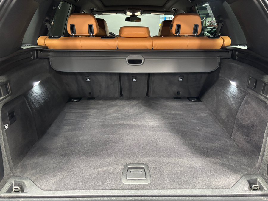 Used 2021 BMW X5 xDrive40i w/ M Sport Package AWD/4WD image 14