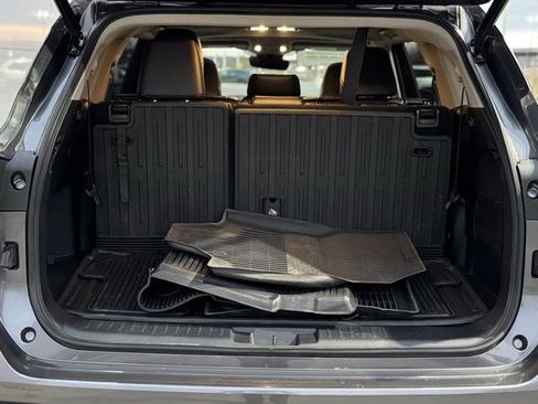 Certified 2022 Toyota Highlander XLE image 43