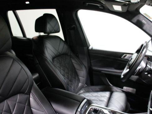 Used 2024 BMW X7 xDrive40i w/ M Sport Package AWD/4WD image 35