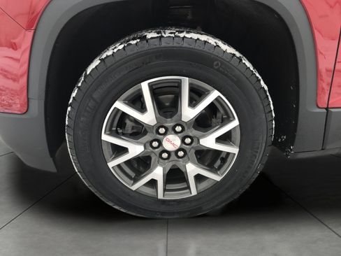 Used 2023 GMC Acadia SLE w/ Driver Convenience Package image 3