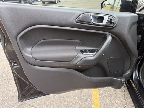 Used 2015 Ford Fiesta SE FWD image 11