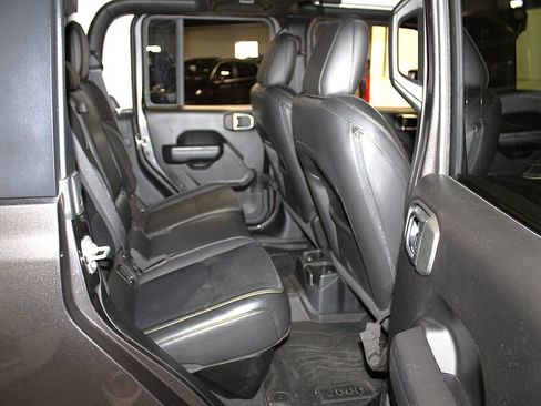 Used 2021 Jeep Gladiator Sport AWD/4WD image 32