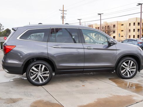 Used 2016 Honda Pilot Touring image 9