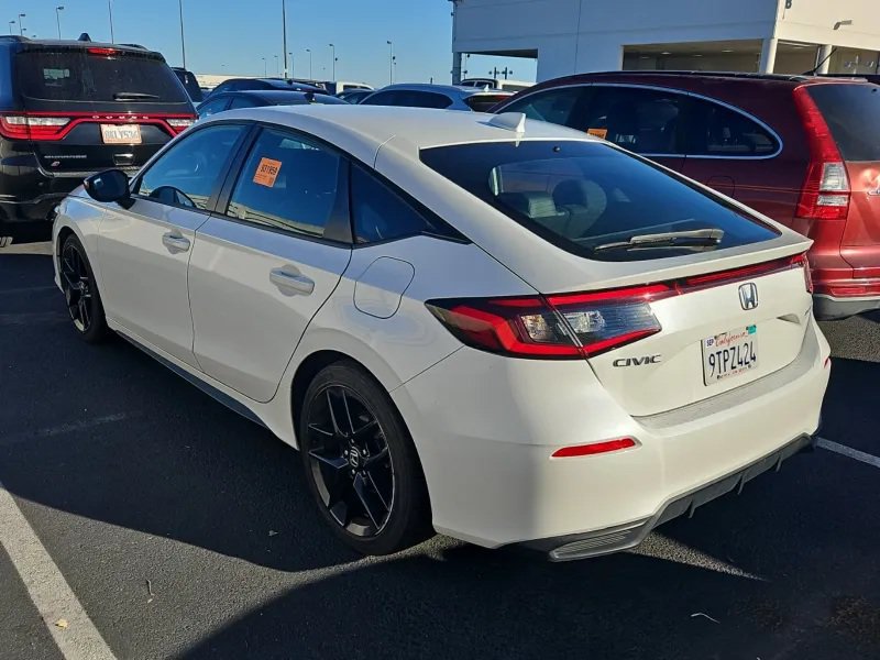 Used 2022 Honda Civic Sport image 3