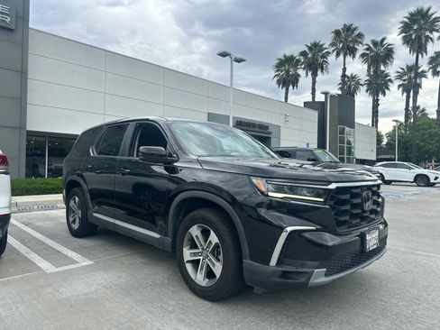 Used 2023 Honda Pilot EX-L image 2