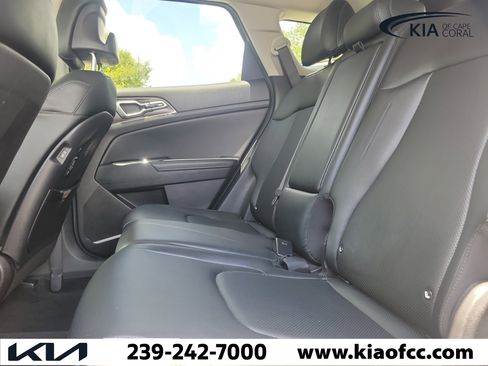 Certified 2023 Kia Sorento LX FWD image 15