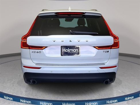 Used 2018 Volvo XC60 T5 Momentum w/ Vision Package image 5