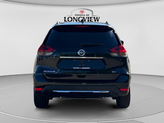 Used 2018 Nissan Rogue SV w/ Premium Package FWD image 4
