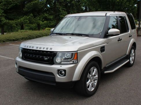 Used 2016 Land Rover LR4 HSE image 1