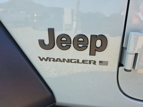 Used 2024 Jeep Wrangler Unlimited Sport AWD/4WD image 9
