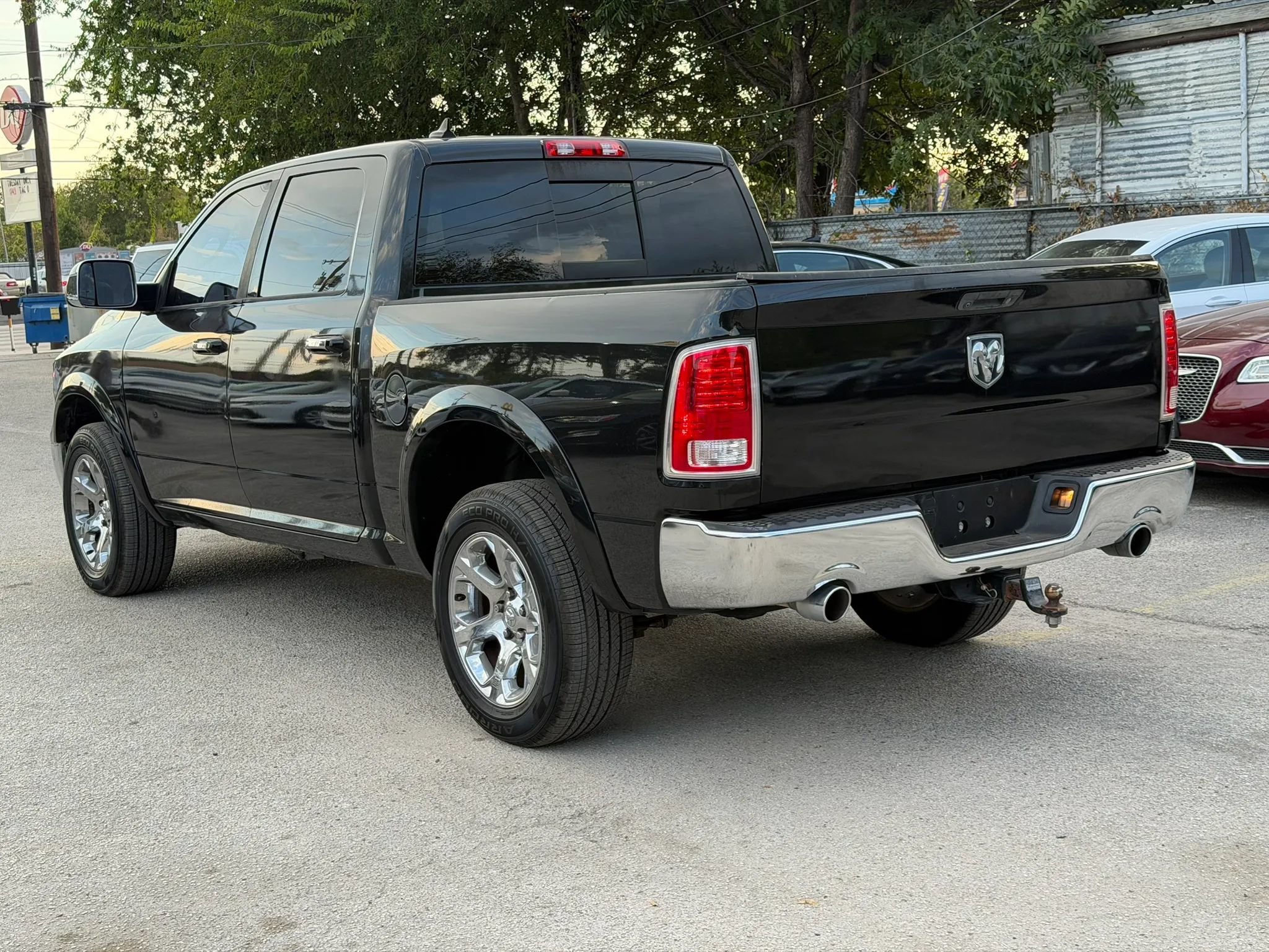 Used 2016 RAM 1500 Laramie w/ Convenience Group AWD/4WD image 9