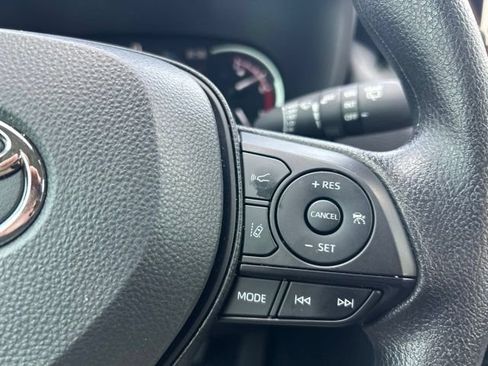 Used 2025 Toyota RAV4 XLE w/ Convenience Package FWD image 23