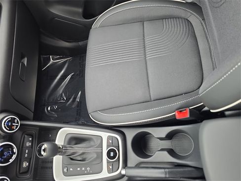 Used 2025 Hyundai Venue Limited image 21
