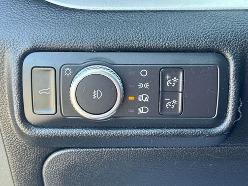 Used 2021 Ford Explorer XLT w/ Equipment Group 202A AWD/4WD image 34