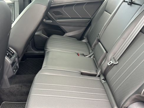 Used 2023 Volkswagen Tiguan SE R-Line image 19
