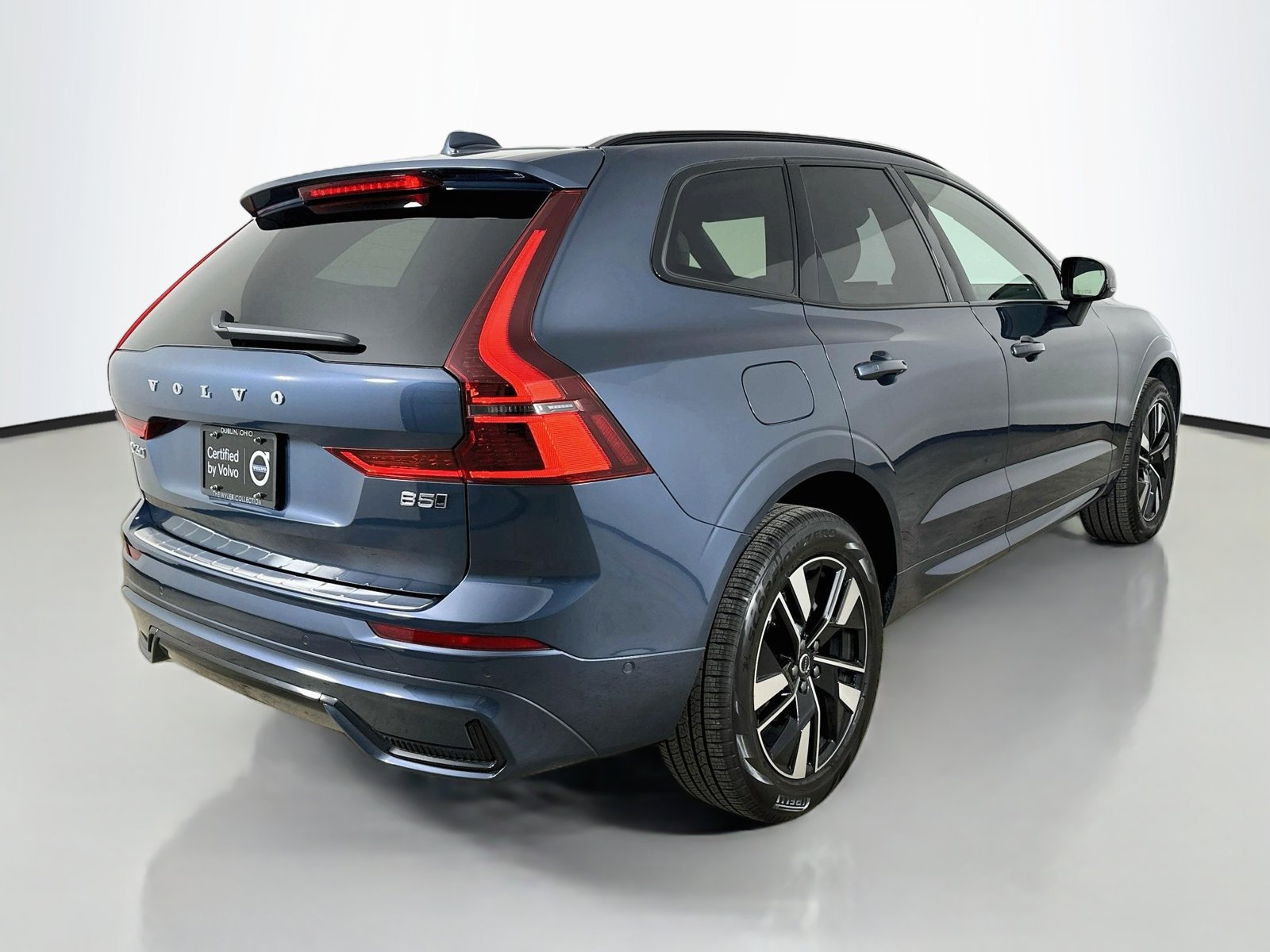 Certified 2026 Volvo XC60 B5 Plus w/ Protection Package Premier AWD/4WD image 5